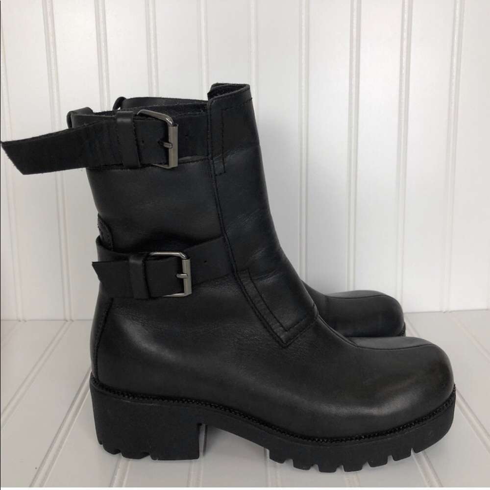 Double H boots size 8 with double strap buckles
